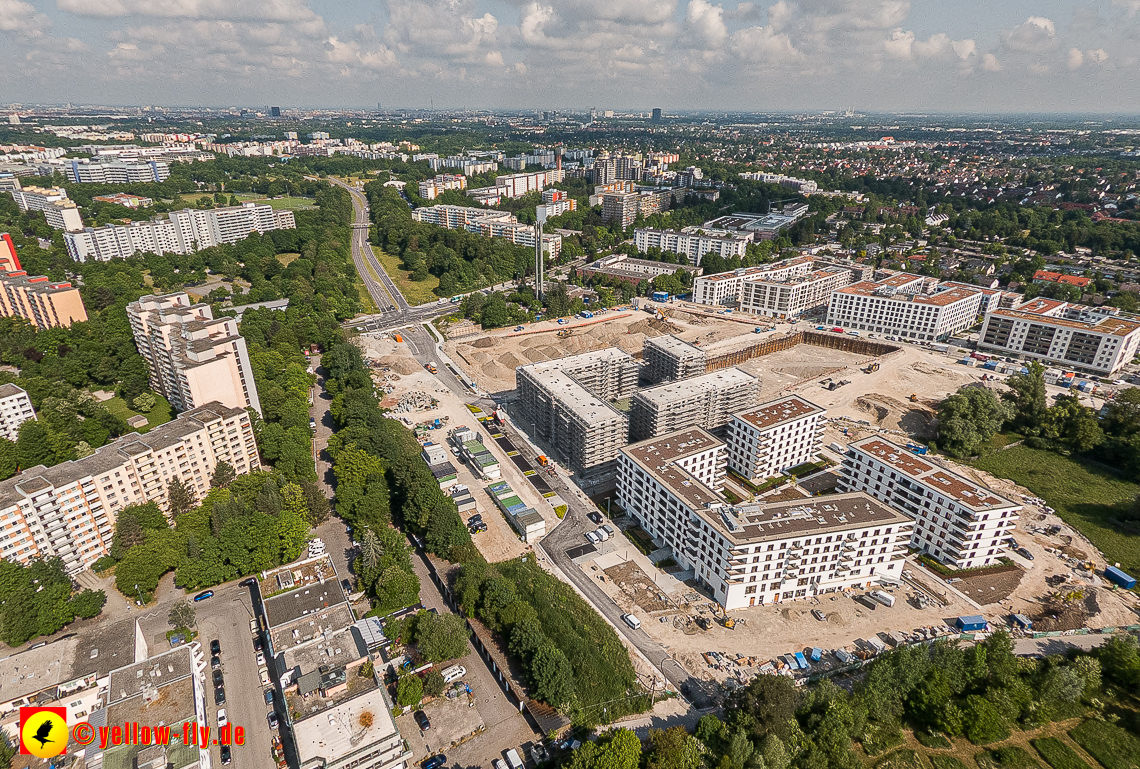 07.06.2023 - Aktuelle Luftbilder aus dem Alexisquartier und Pandion Verde in Neuperlach in München